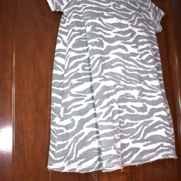 Girls Tiger Animal Print Dress Size 4T Gray Short Sleeve - Picture 3 of 8